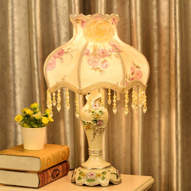 European Resin Carved Table Lamp Bedroom Bedside Lamp Lace Palace Lampshade Living Room Table Light