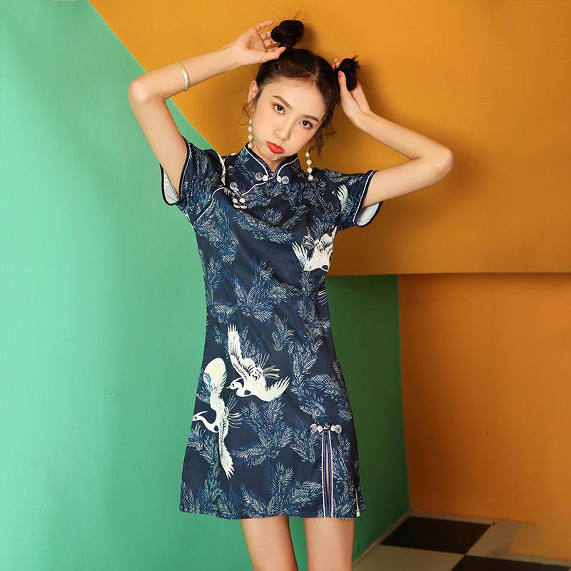 Retro Chinese Style Disc Buckle Old Shanghai Crane Pattern Slim Slimming Split Split Young Improved Cheongsam Dress