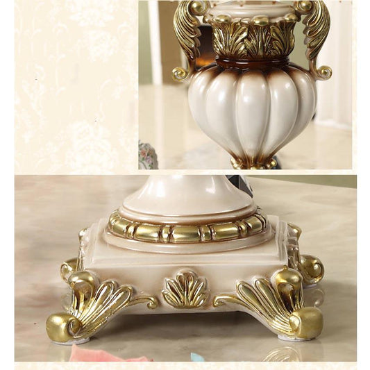 Luxury Retro Resin Table Lamp Luxury Palace Bedroom Bedside Lamp Sculpture Resin Decoration Lamp