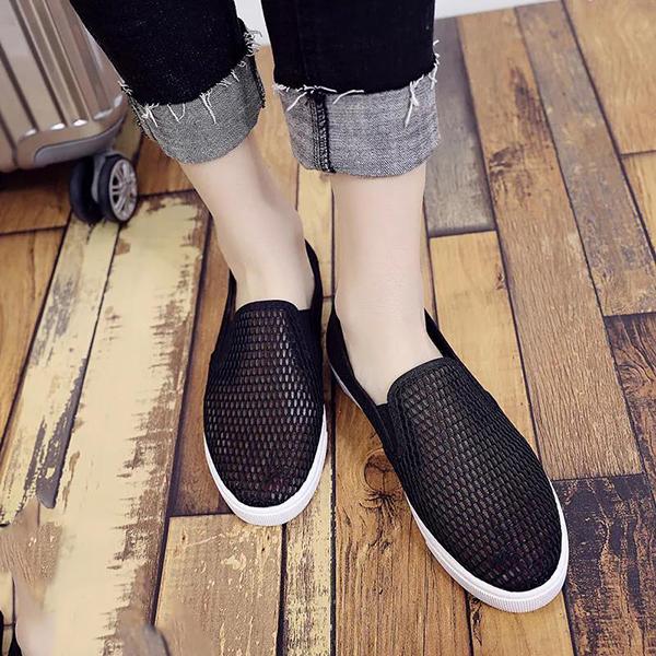 Women Summer Single Breathable Shoes Soft Soled Flat Bottom Mesh Shoes Hollow Out Wear-resisting Antiskid Shoes