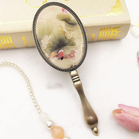 Makeup Mirror with Metal Handle European Style Women Exquisite Oval Mirror Retro Bronze Portable Hand-held Small Mirror