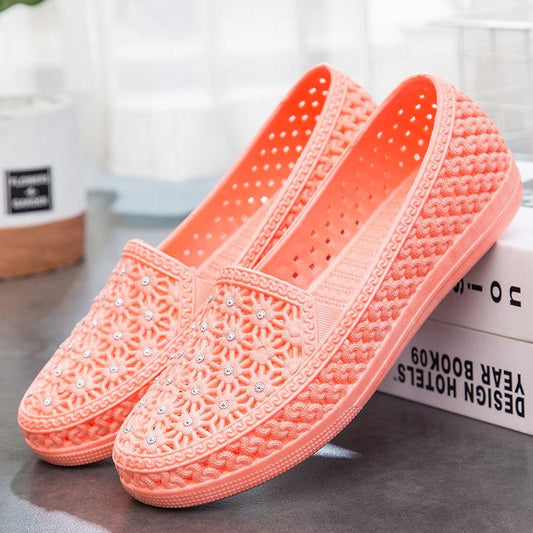 Women Summer Hollow Out Sandals Female Casual Flat Bottom Solid Color Shoes Anti-slip Mother's Shoes Nurse's Shoes Beach Shoes