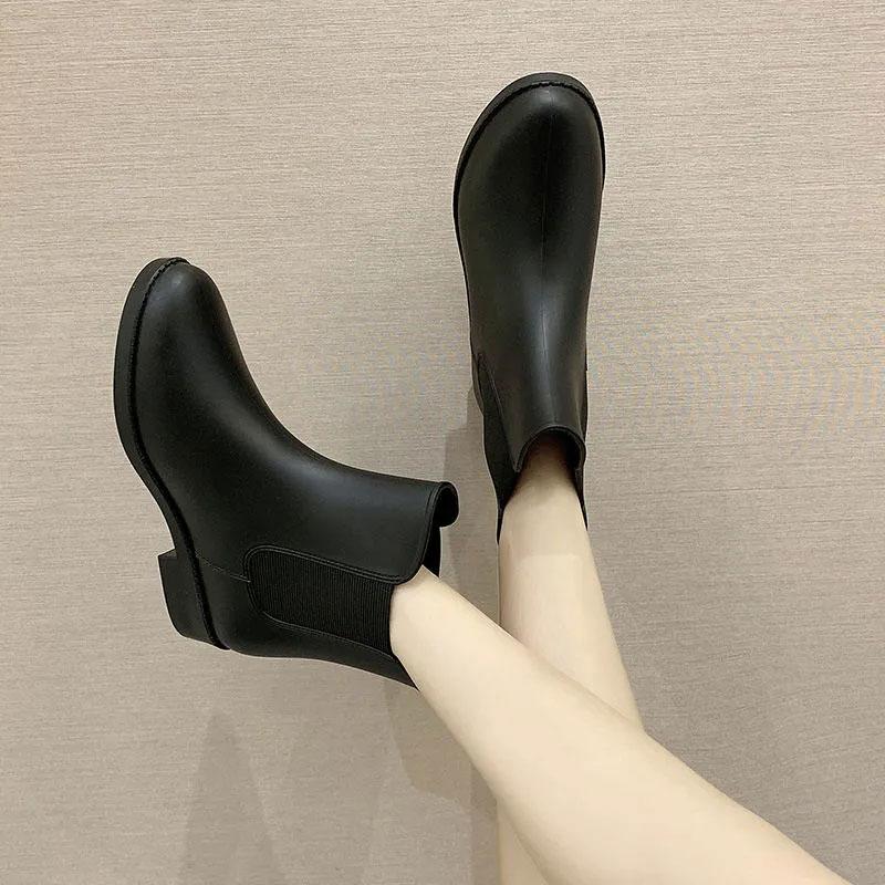 Ladies Rain Boots Short Rain Boots Non-slip Water Boots Female Adult Rubber Shoes Kitchen Work Shoes Waterproof Shoes Mother Shoes