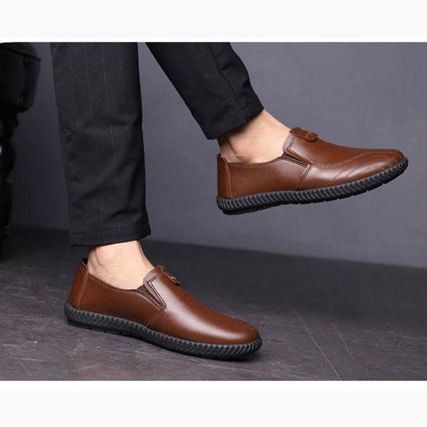 Men's Spring Shoes Breathable Business Moccasins Leather Shoes British Trend Lazy Slip on Loafers Work Shoes Driving Dad Shoes