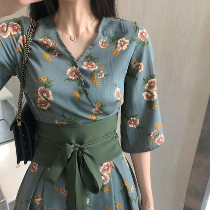 Women's Spring French Retro Elegant Stitching Slim High Waisted Platycodon Flower Dress