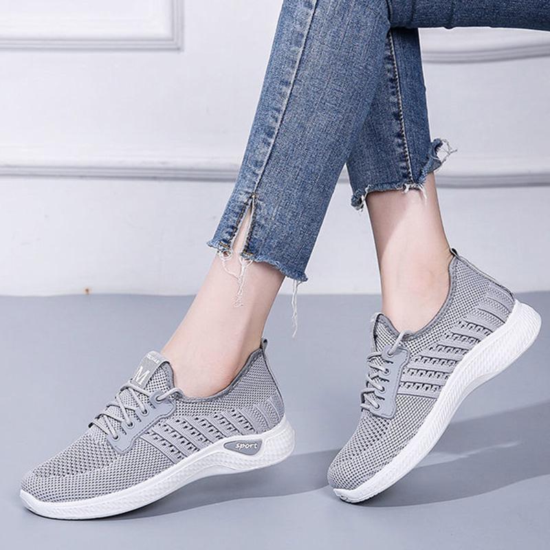 Ladies Net Shoes Summer Flying Sneakers Ladies Breathable Soft Sole Running Shoes Mom's Shoes Single Shoes