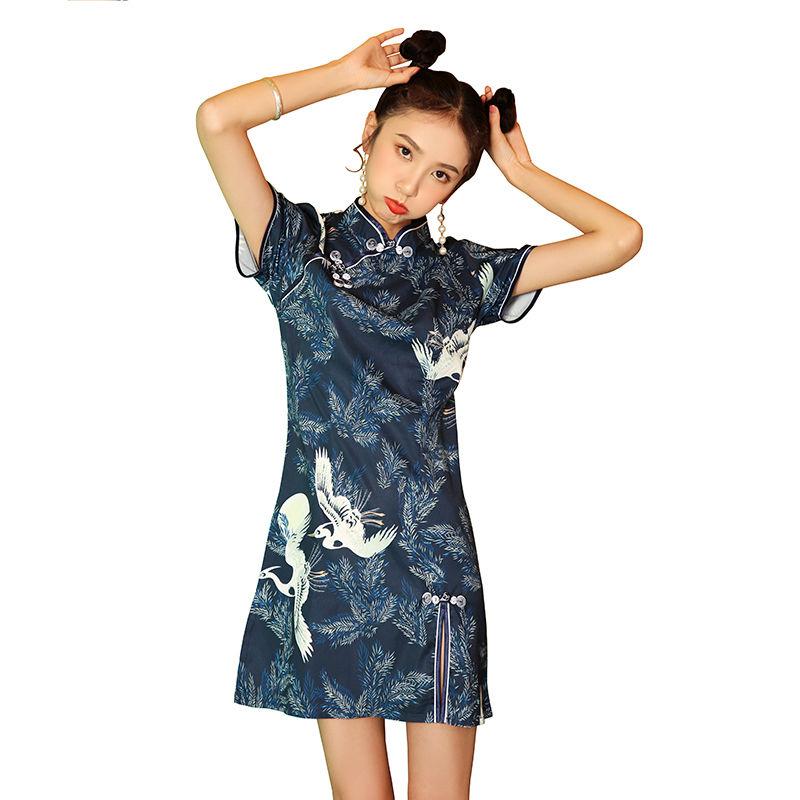 Retro Chinese Style Disc Buckle Old Shanghai Crane Pattern Slim Slimming Split Split Young Improved Cheongsam Dress