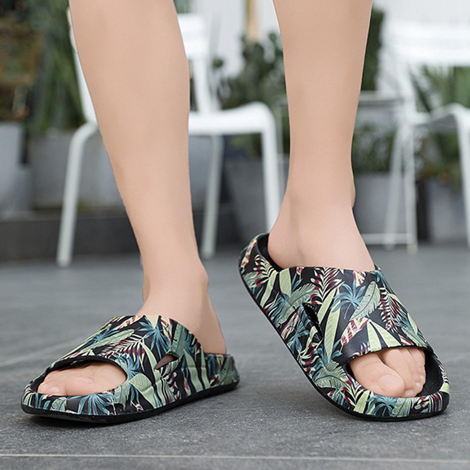 Summer Men's Slippers Large Size Thick Bottom Outdoor One Word Slippers Light Non-slip Beach Slippers Men