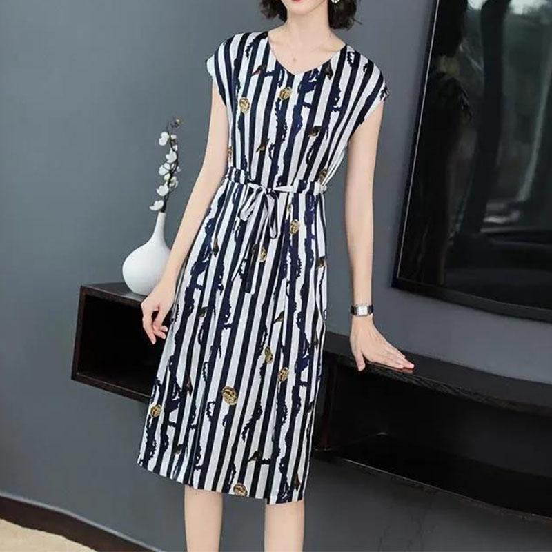 Temperament High-end Dress Women's Summer V-neck Short-sleeved Plus Size Women's Waist Waist Was Thinner Mid-length Skirt