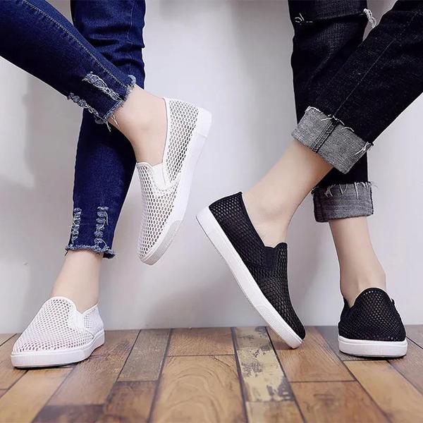 Women Summer Single Breathable Shoes Soft Soled Flat Bottom Mesh Shoes Hollow Out Wear-resisting Antiskid Shoes