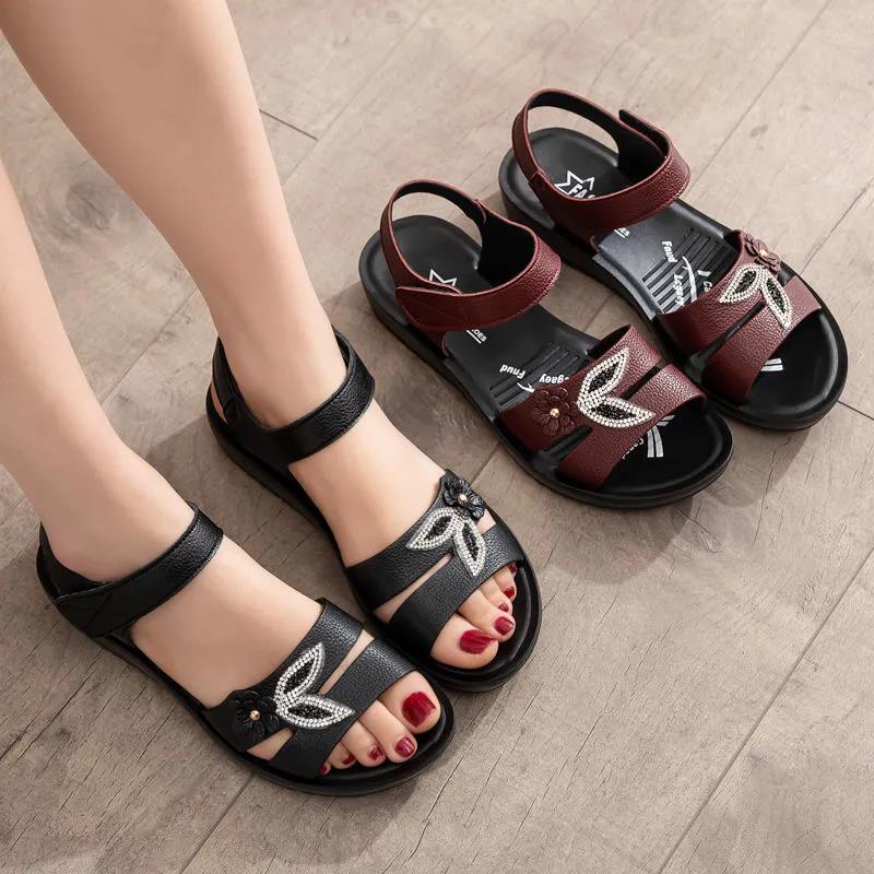 Mom Sandals Women's Summer Flat-bottomed Middle-aged Soft-soled Middle-aged and Elderly Non-slip Comfortable Grandma Shoes