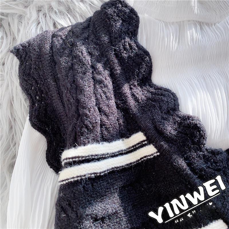 One-piece Knitted Vest Women's Loose Waistcoat Lace V-neck Sleeveless Sweater Outer Jacket Ladies Gentle Wind Sleeveless Sweater