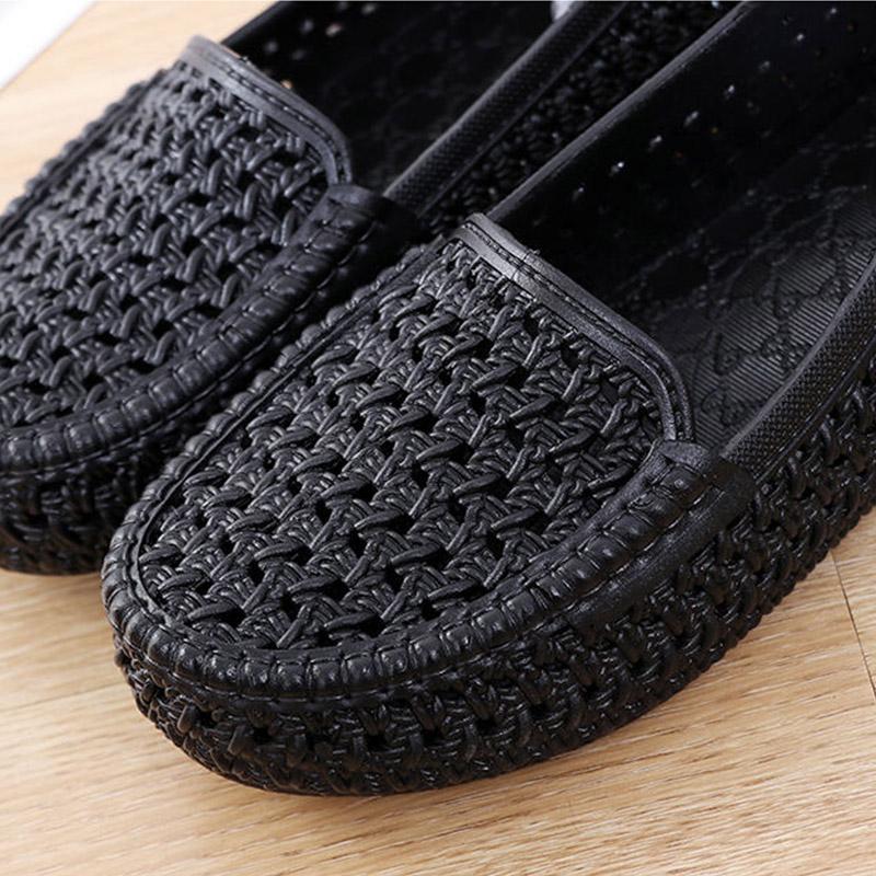 Summer Sandals Female Hollow Baotou Flat Non-slip Nurse Shoes Female Soft Sole Casual Solid Color Breathable Mother Hole Shoes