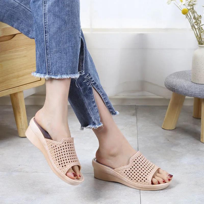 High-heeled Sandals and Slippers Ladies Wedge Heels Non-slip Go Out Wear Thick Bottom Comfortable Light and Comfortable Indoor Bathroom Bath