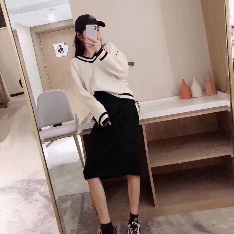 Set Autumn and Winter V-neck Loose Long-sleeved Pullover Sweater Women with Skirts Temperament Knitted Simple Ladies