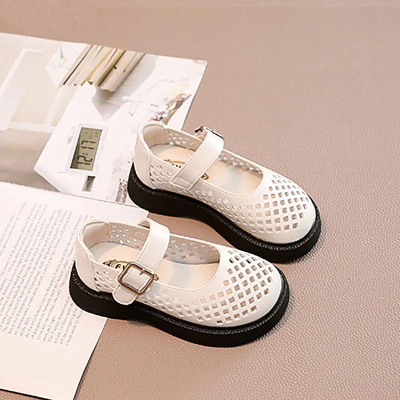 Girls Soft Bottom Hollow Sandals Leisure Leather Shoes Spring and Autumn Princess Shoes Performance Shoes Dance Shoes