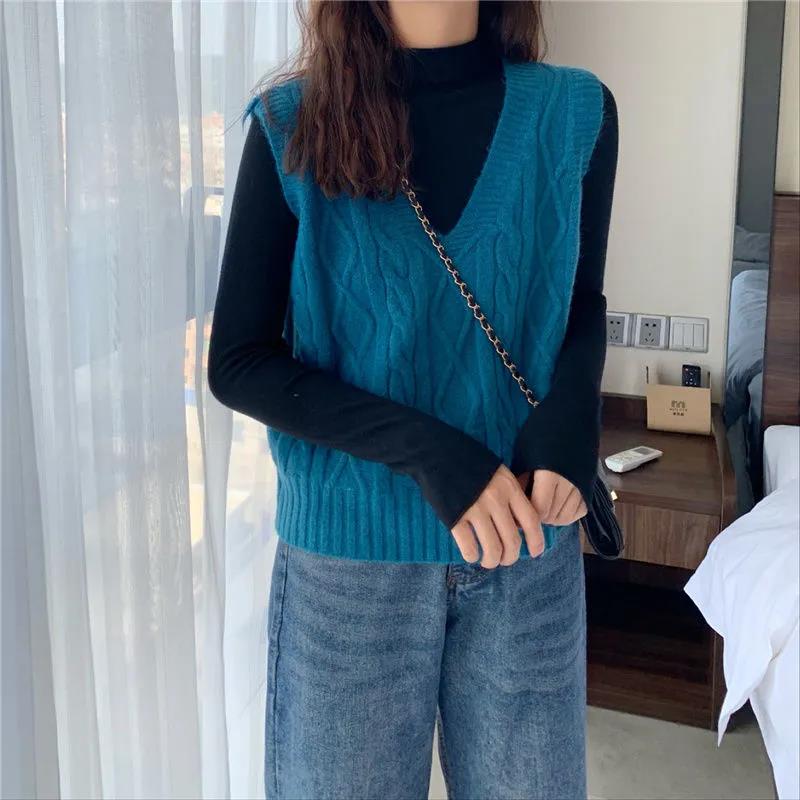 2021 Women Solid Loose Knitted Vest Sweater Girls V Neck Sleeveless Thick Vintage Sweater Female Waistcoat Chic Tops