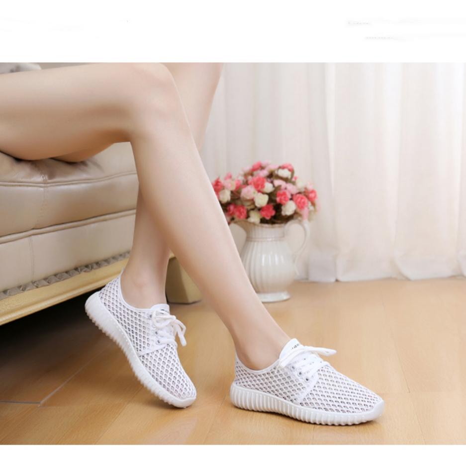 Summer Women's Sports Shoes Casual Running Shoes Breathable Women's Tennis Shoes Flat Bottom Mesh Lace Up Women's Single Shoes