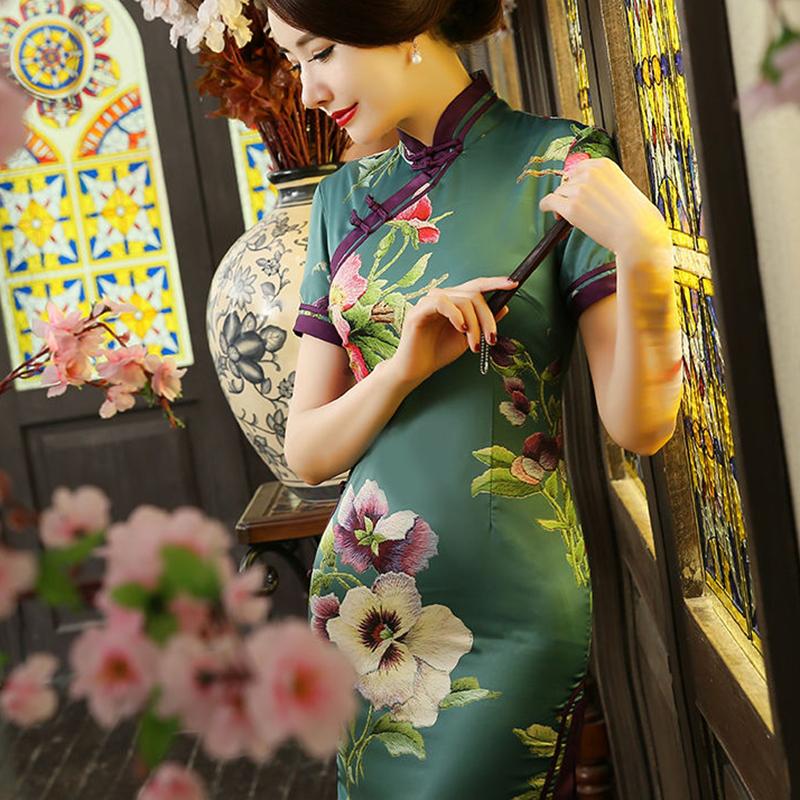 Improved Elegant Mother Show Catwalk Long Cheongsam Female Chinese Style Short-sleeved Sexy Retro Self-cultivation