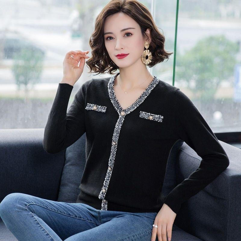 Autumn and Winter Pullover V-neck Raw Edge Stitching Long-sleeved Knit Sweater Loose Bottoming Top Women