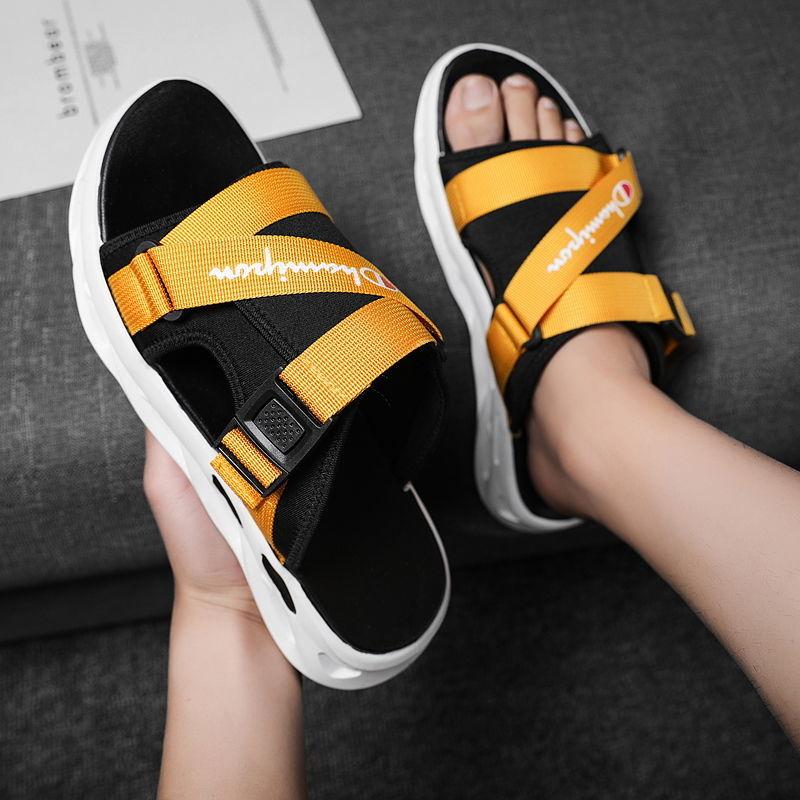 Summer Novel Men's Slippers Sandals and Slippers Dual-purpose Personalized Non-slip Men's Slippers Outer Sandals Men's Flip Flops