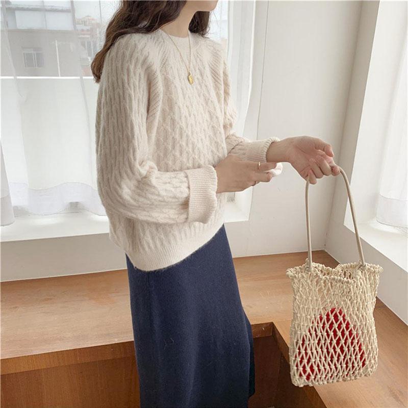 Autumn and Winter Round Neck Pullover Loose and Versatile Short Top Casual Long-sleeved Knitted Women's Bottoming Shirt