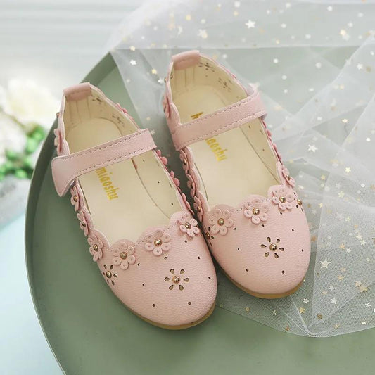 Girls Sandals Girls Spring Summer Soft Sole Low Heel Casual Sandals Solid Color Anti-slip Beads and Flowers Decoration Princess Sandals