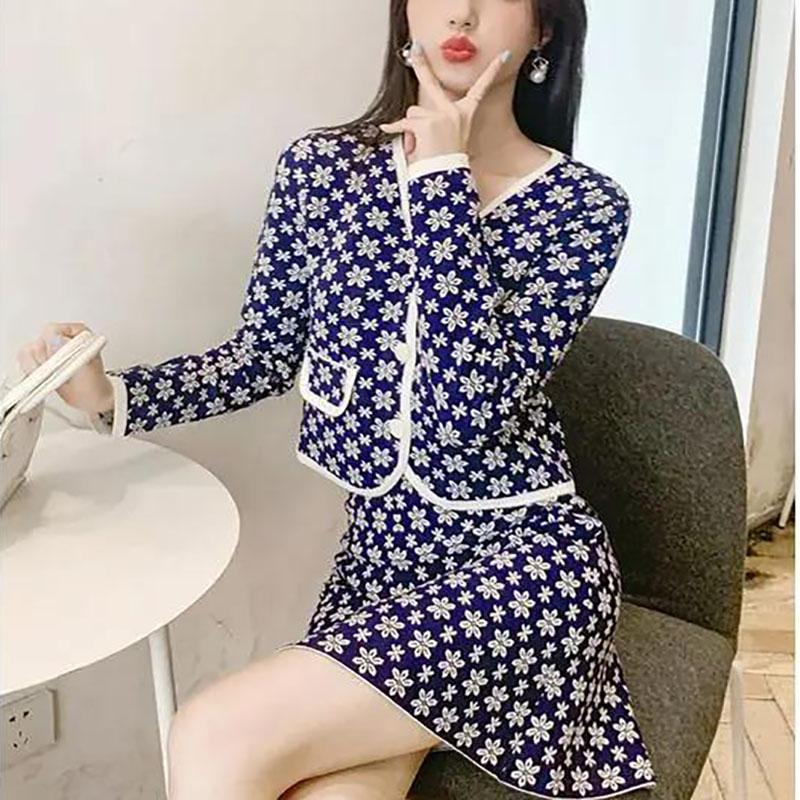 Autumn and Winter Small Fragrance Design Sense Women's Skirt Temperament Age-reducing Knitted Suit