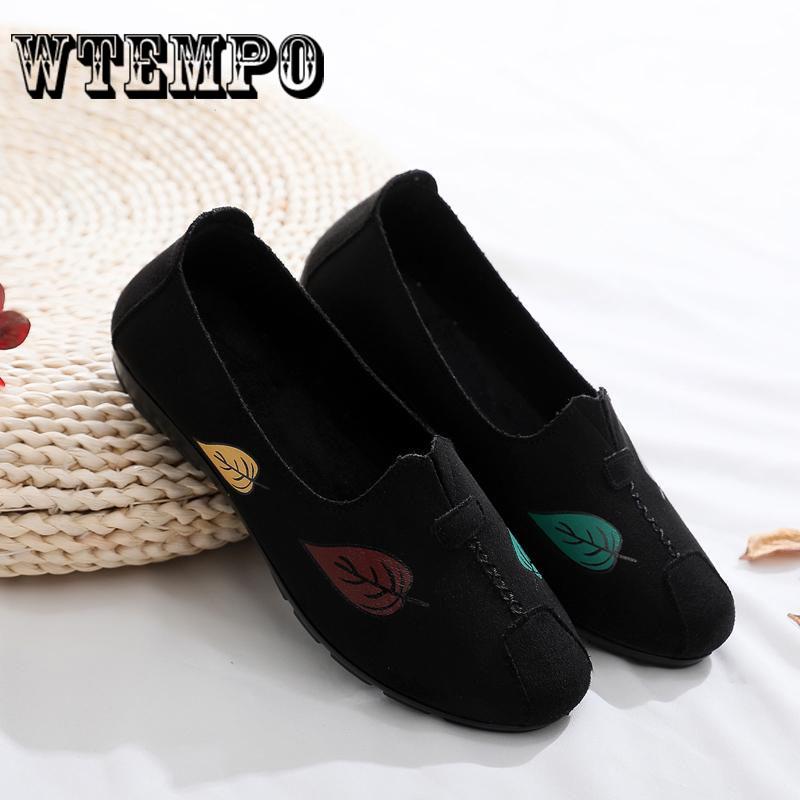 Slip on Flat Shoes Classic Fashion Canvas Shoes Women Casual Lazy Loafers