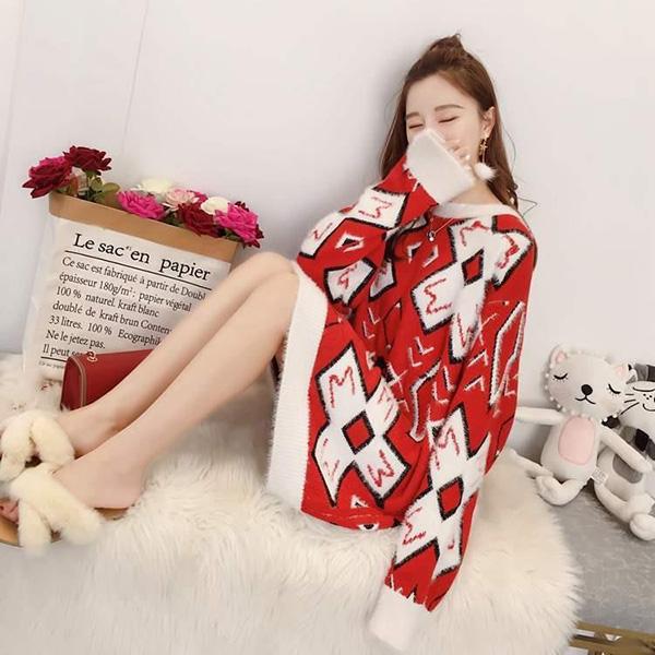 Autumn and Winter Color Christmas Sweater Loose Pullover Student Jacket Mid-length Hippocampus Sweater Long-sleeved O-neck Top