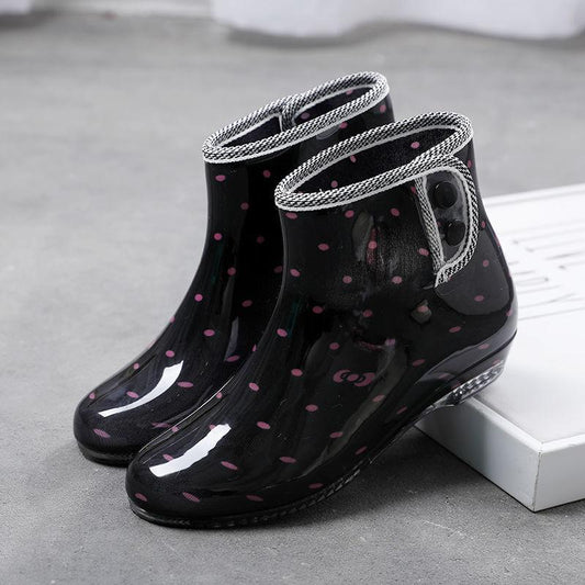 Sunny and Rainy Two-wear Fashion Rain Boots Ladies Short Rain Boots Adult Non-slip Water Shoes Women Kitchen Rubber Shoes Plus Velvet