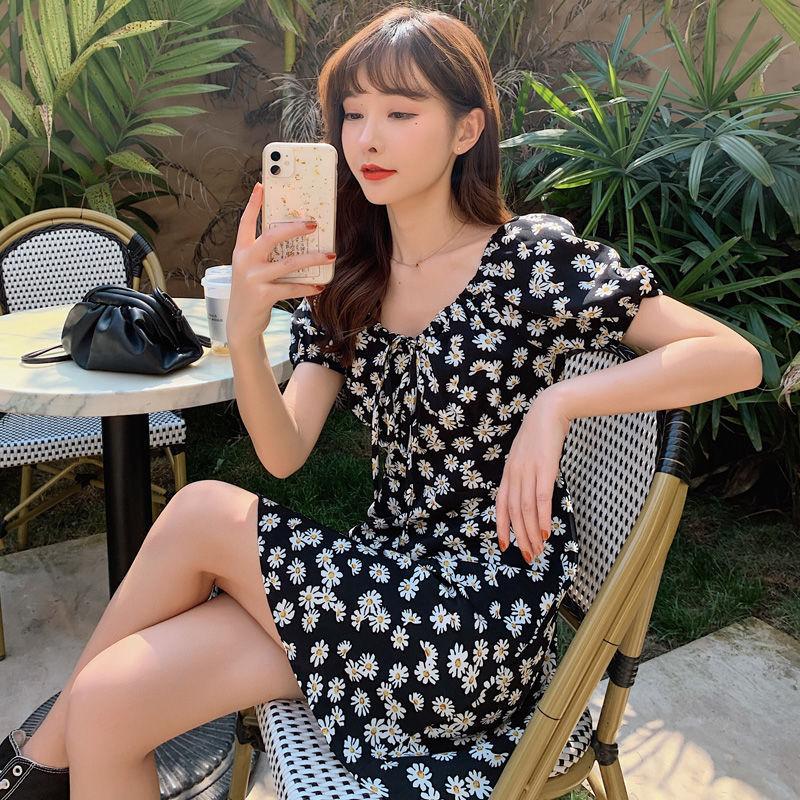 Plus Size Women's Belly Is Thinner Small Daisy Chiffon Dress Rectangular Neckline Exposed Clavicle Plus Size Women's Dress Is Thinner