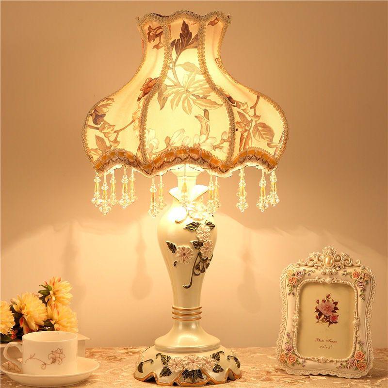 European Bedside Table Lamps Bedroom Decoration Resin Classical Living Room Wedding Desk Lights