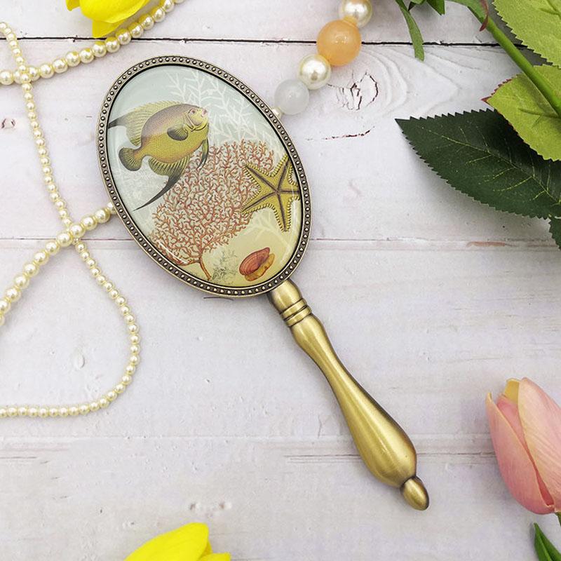 European Style Retro Bronze Makeup Mirror with Metal Handle Portable Hand-held Small Mirror Women Exquisite Oval Mirror