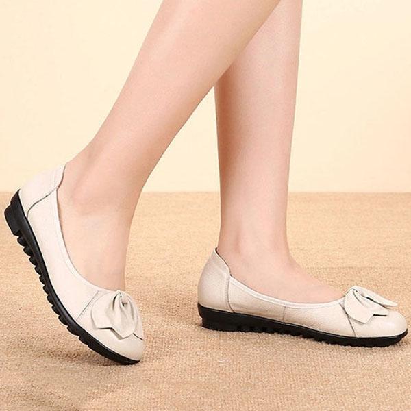 Women's Spring and Autumn Soft Sole Leather Shoes Plus Size Round Head Single Leather Shoes Female Non Slip Flat Doudou Shoes