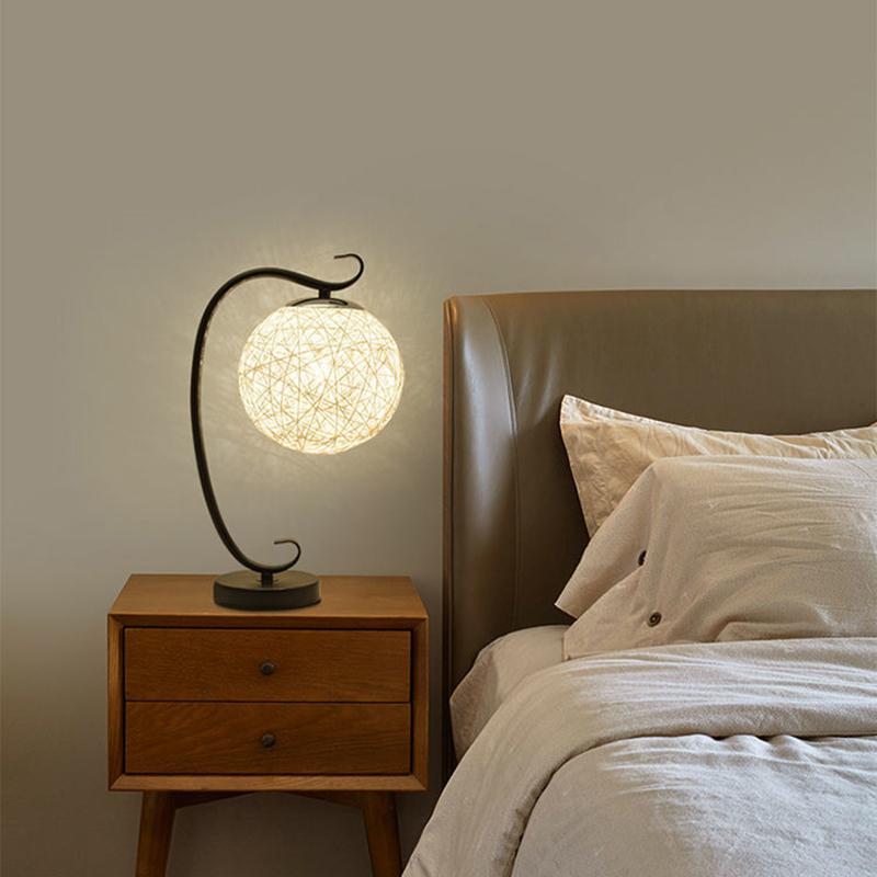 Ball Chandelier Creative Warm Table Lamp Bedroom Bedside Lamp Simple Modern Bedroom Lamp Romantic Home Counter Lamp