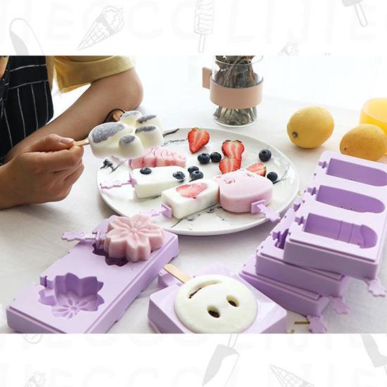 Homemade Food Grade Silicone Ice Cream Molds Ice Lolly Moulds Freezer Cartoon Ice Cream Bar Molds Maker with 50 Popsicle Sticks