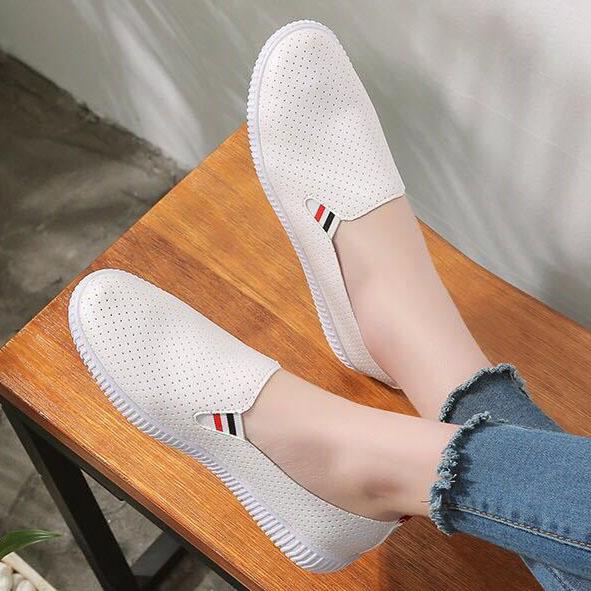 Women's Spring and Summer Large Size Soft Sole Flat Shoes Autumn Solid Color Breathable Casual Soft Leather Shoes