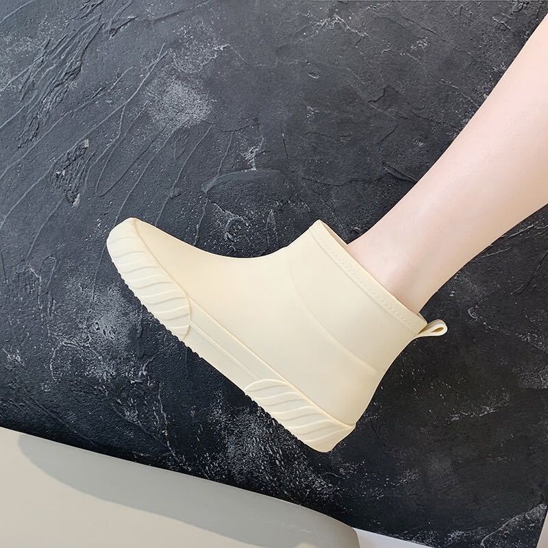 Autumn and Winter Fashion Rain Boots Women Short Rain Boots Water Shoes Low-top Water Boots Non-slip Car Wash Shopping Kitchen Shoes Rubber Shoes