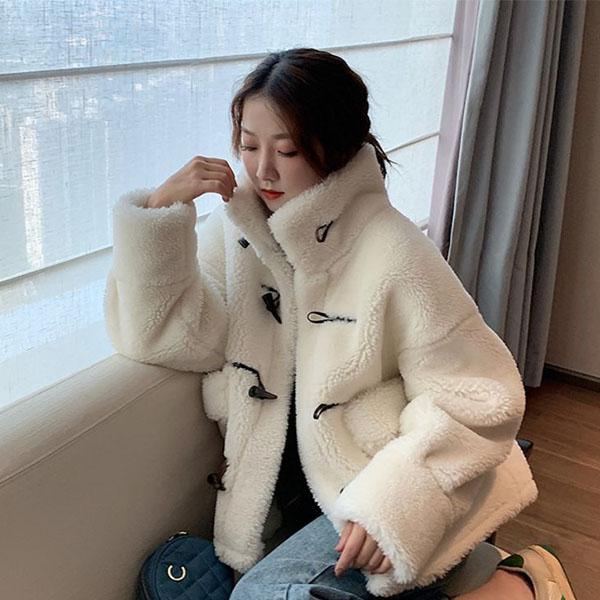 Winter All-match Age-reducing Lamb Fur Coat with Horns Buckle Female Thickened Warm Furry Short Fur Coat