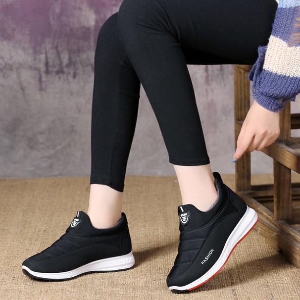 Women's Winter Cotton Shoes Female Plush Warm Non Slip Snow Shoes Large Size Casual Outdoor Sneakers