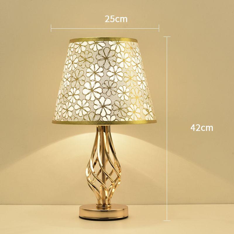 Creative Table Lamp Bedroom Bedside Lamp Simple Modern Bedroom Lamp Warm and Romantic Dimming Table Lamp Home Decoration