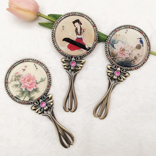 HD Retro Makeup Mirror Portable Hand-held Small Mirror Women Exquisite Mirror with Handle Metal Round Classical Style