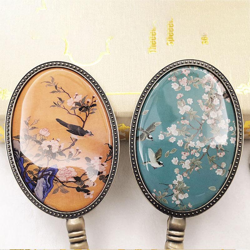 European Style Women Exquisite Oval Mirror Retro Bronze Makeup Mirror with Metal Handle Portable Hand-held Small Mirror