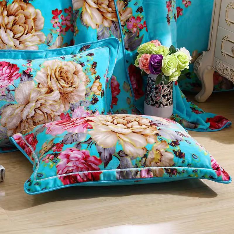 Pair of Flannel Pillowcases Plus Velvet Thick Warm Pillowcases Retro Print Double Bedroom Pillowcases