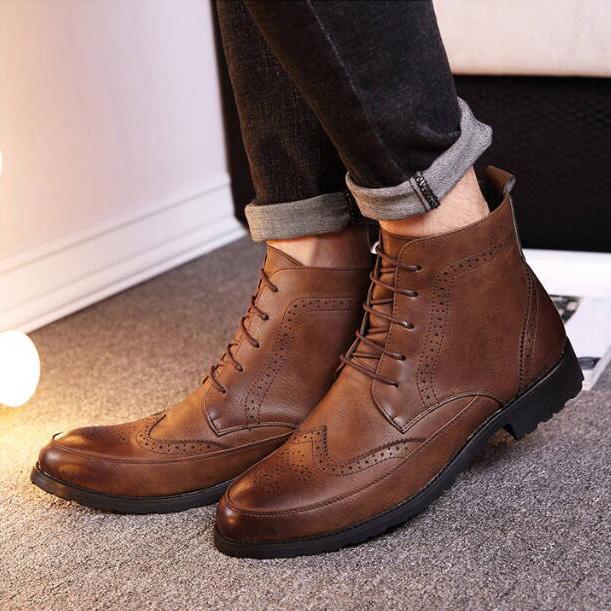 Autumn and Winter Brock Carved Pointed Toe Martin Boots Men's Leather Shoes Men's High-top Shoes