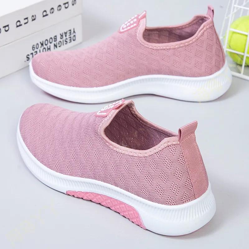 Women's Slip on Flat Shoes Non-slip Soft Bottom Breathable Mesh Knitted Sneakers Casual Sports Shoes Spring and Autumn Outdoor Walking Shoes