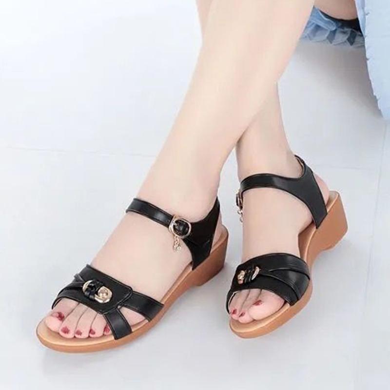 Summer Mother Sandals Women's Slope with Flat Really Soft Leather Soft Bottom All-match Non-slip Middle-aged and Elderly Women's Sandals