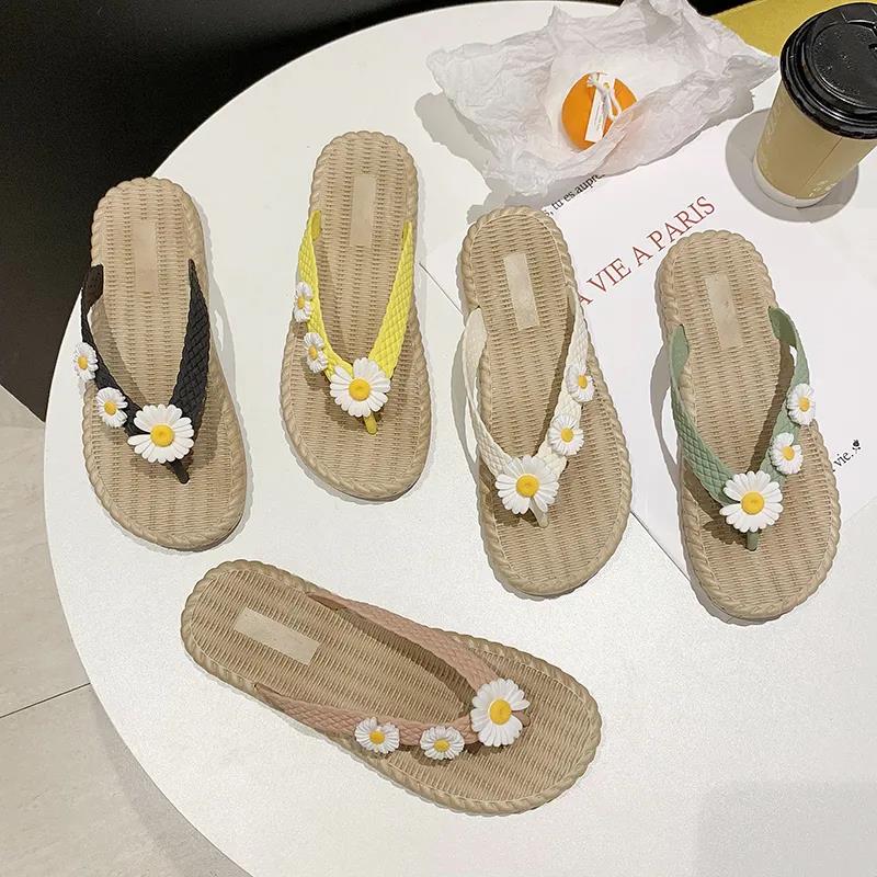 Flip-flops Female Summer Small Daisy Non-slip Beach Vacation Outer Wear Flip Flops Flip Flops Flat Bottom Light Ladies Sandals