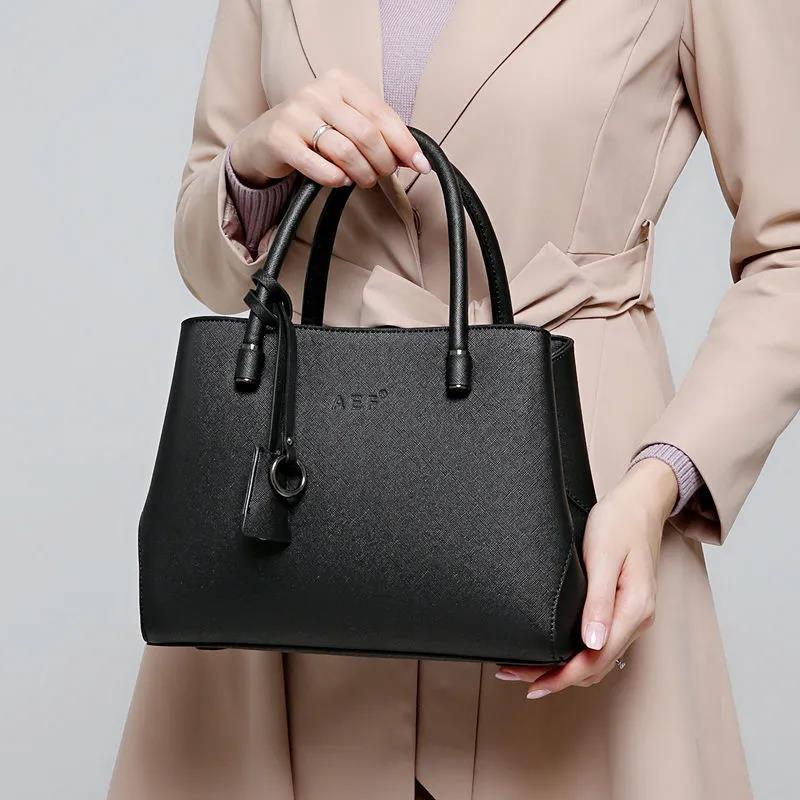 Pure Color Elegant Genuine Leather Luxury Top-Handle Bags Large Capacity Personality European Style Crossbody Bag Handbags Women tote bag